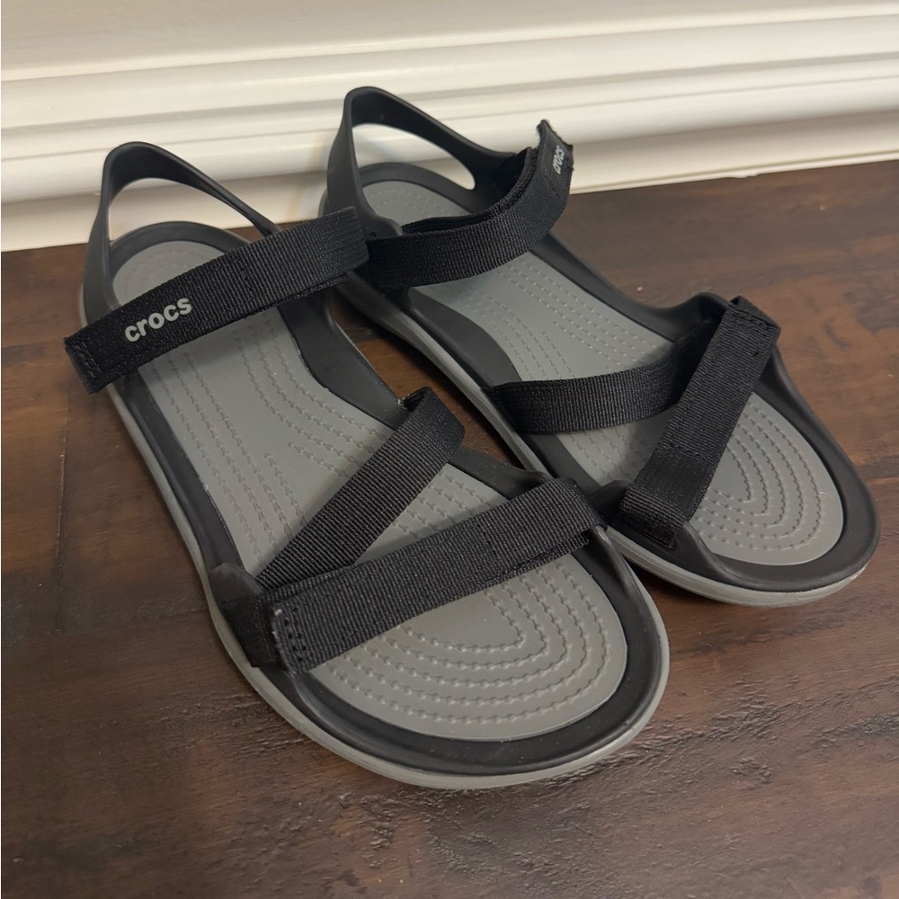 Crocs Black Swiftwater Webbing Sandals Women's size 6